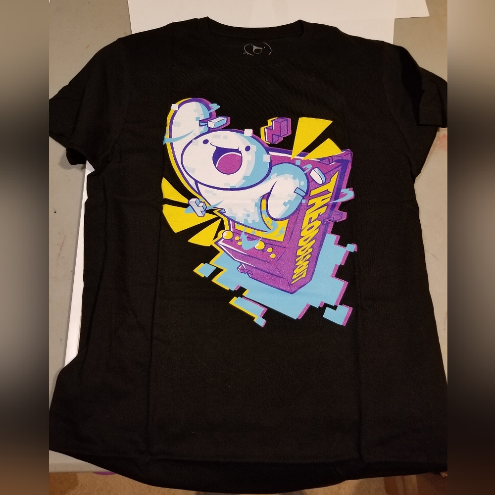 Tee Odd 1s Out adult small